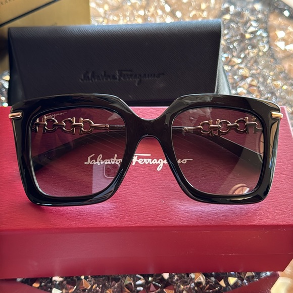 Salvatore Ferragamo Black Square Silver Hardware Sunglasses, New In Box - Picture 6 of 8